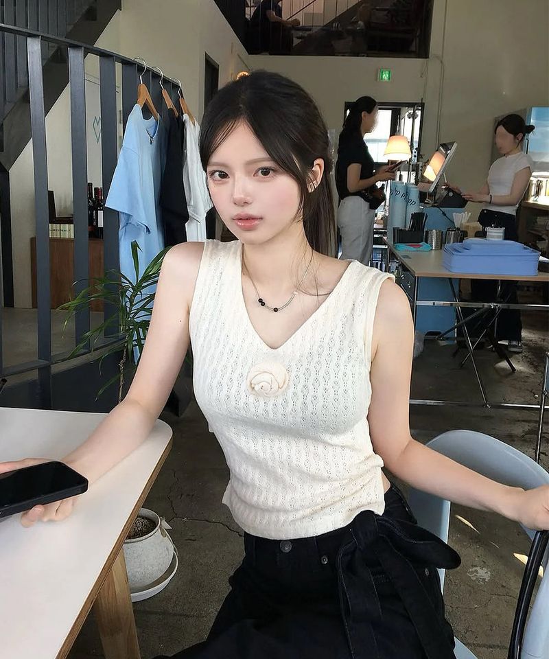 Back Ribbon Sleveless Knit_cream [brooch set]