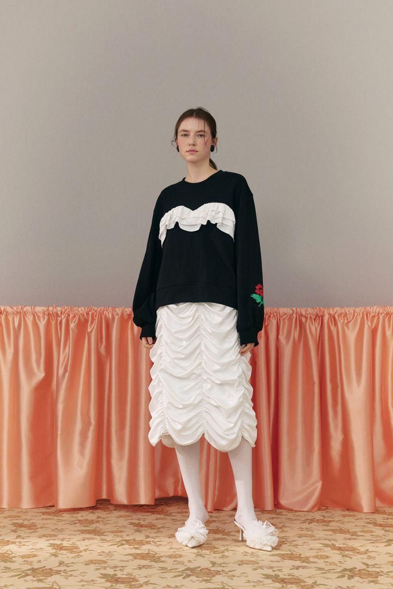 ROMANCHIC(ロマンシック)の「Shirring sweatshirt(Tops)」