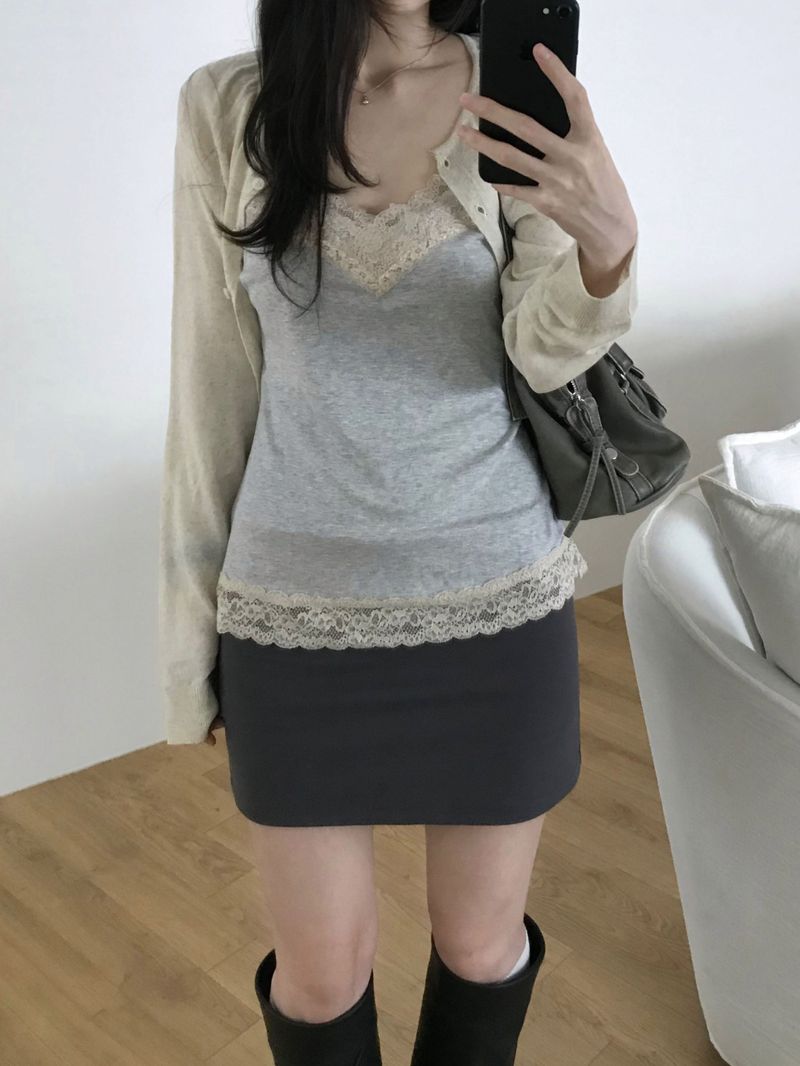 Cindy Lace Sleeveless (one color)