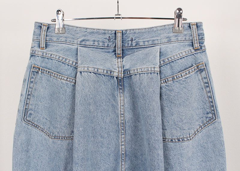 TUCK WIDE DENIM PANTS