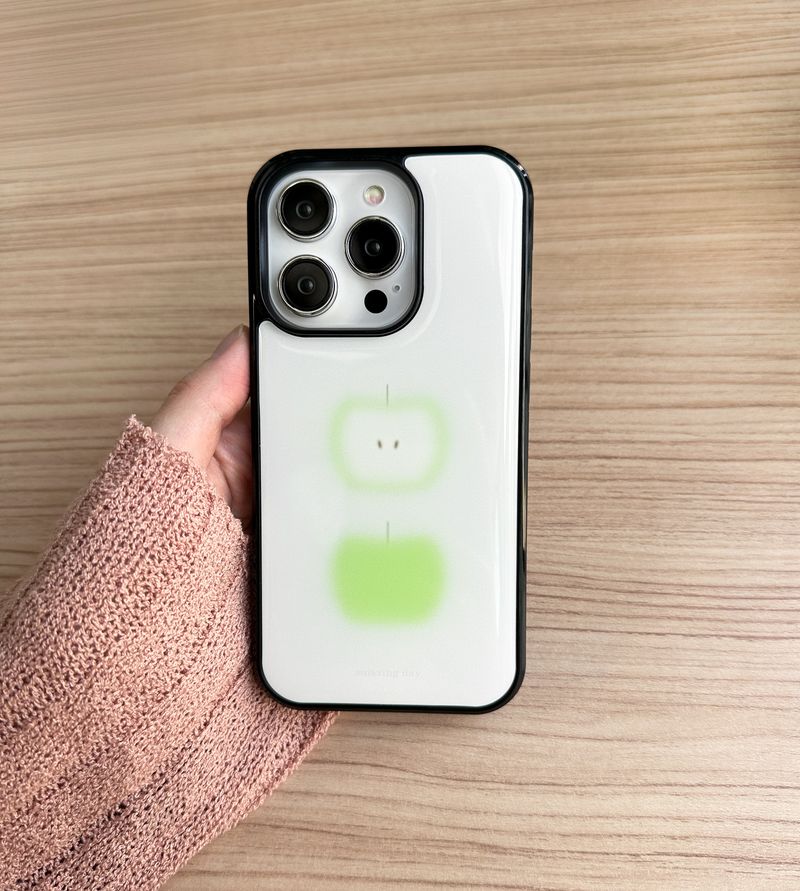 [made] two green apples (epoxy bumper case)