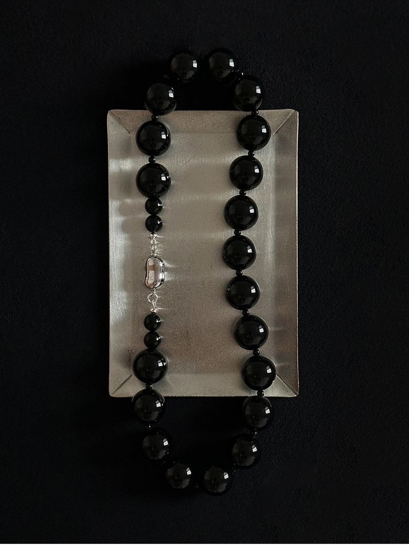 ONYX LARGE NECKLACE