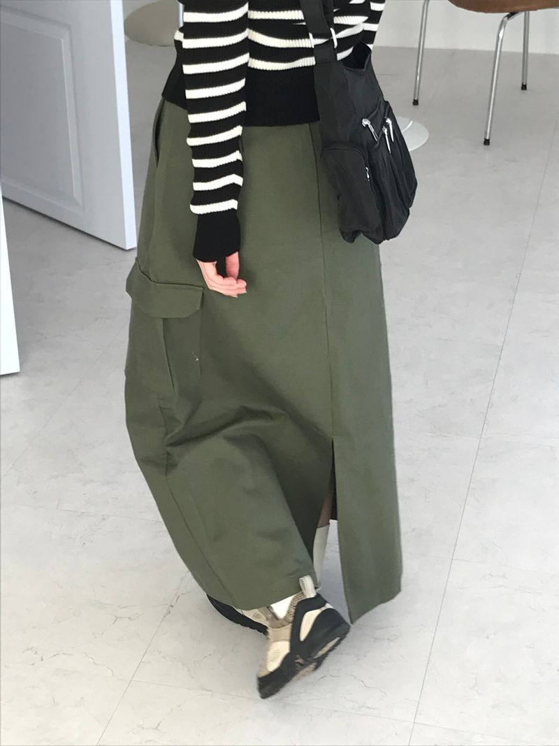 Lush back slit long skirt