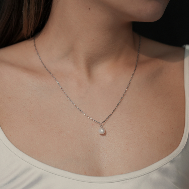 pearl Ritys necklace