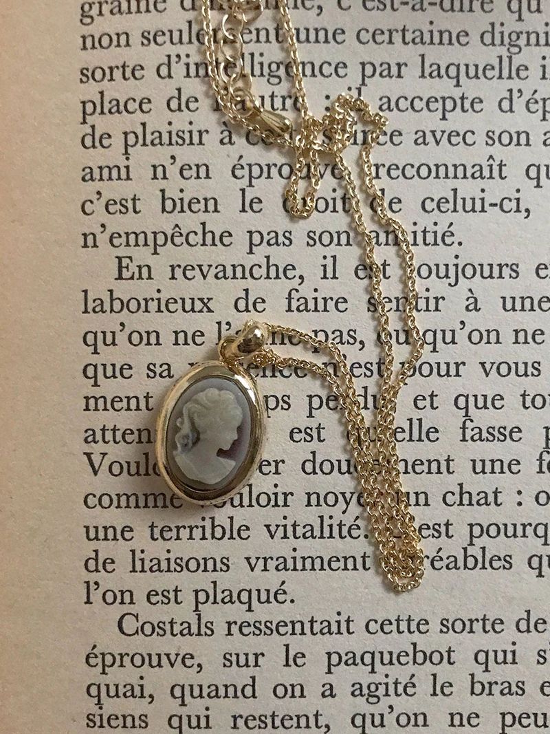 oar（オーエーアール）の「Vintage mood Cameo Necklace  [Brown]（Accessories）」