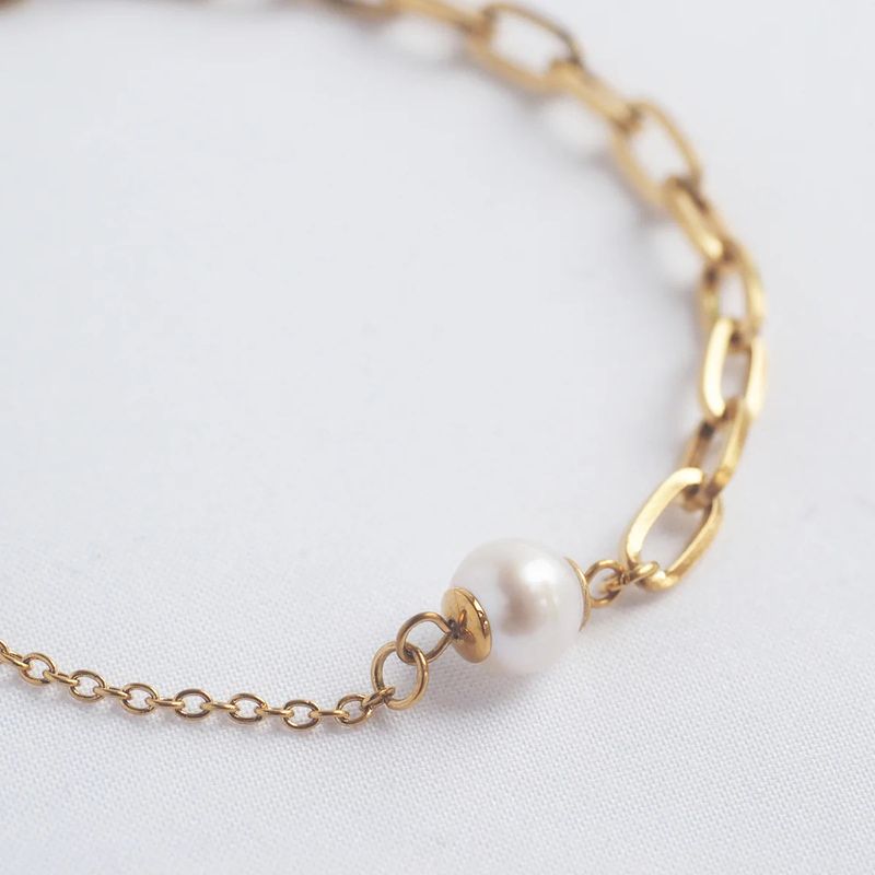 Darcy Pearl Bracelet