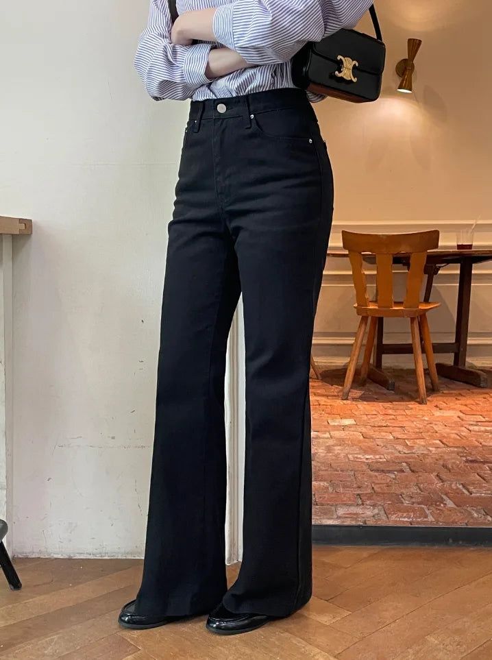 iam mari（アイアム マリ）の「Kota Center Crease Slim Long Bootcut Pants（Pants）」