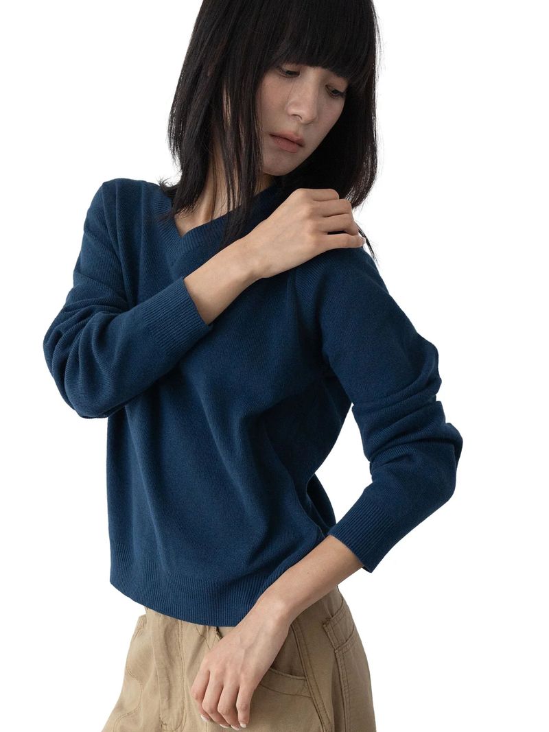 Sono V-Neck Basic Knit