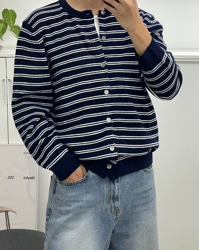 modernif（モダニフ）の「Tess Round Stripe Cardigan（Tops）」