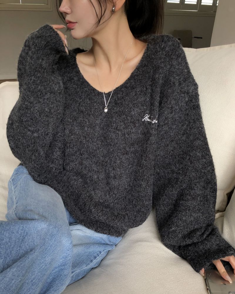 [ORIGINAL] Furry Loose-Fit V-Neck Knit