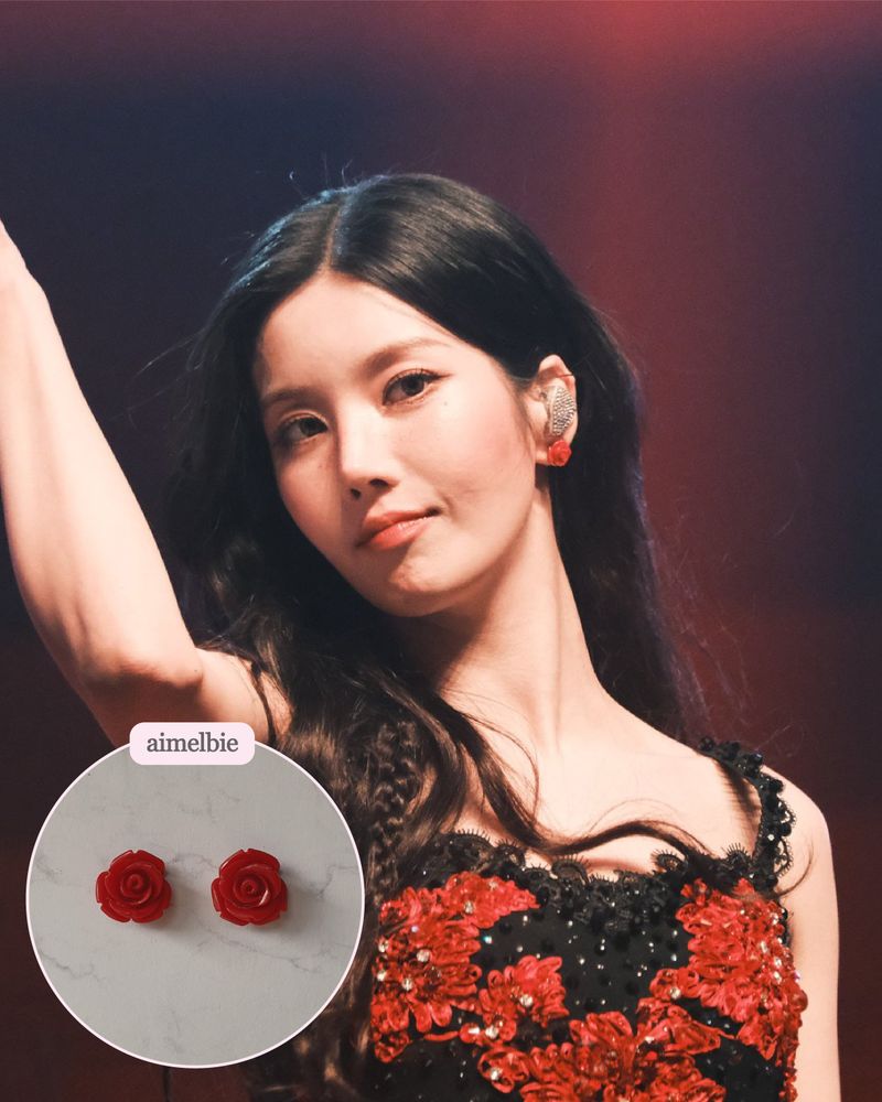 [Kwon Eunbi Piercing] Petit Rose Cabochon Piercing - Red