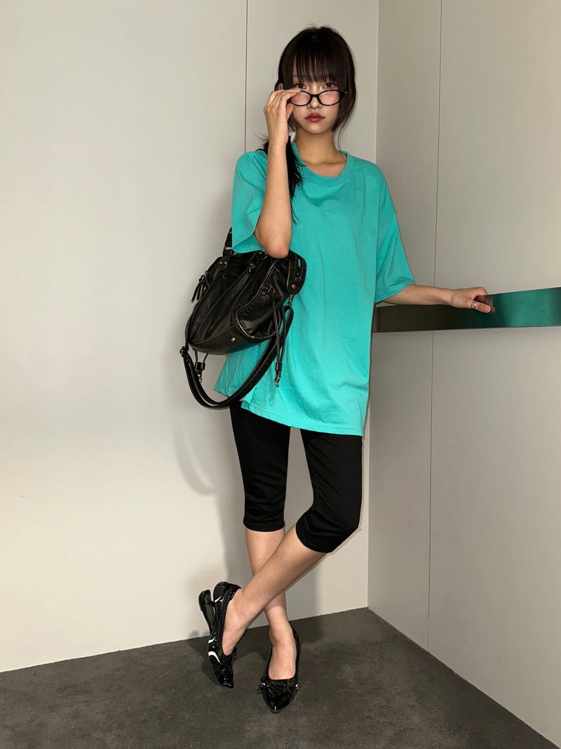 バックピース ホットフィックス スタッズ ビビッド オーバーサイズTシャツ - 3カラー