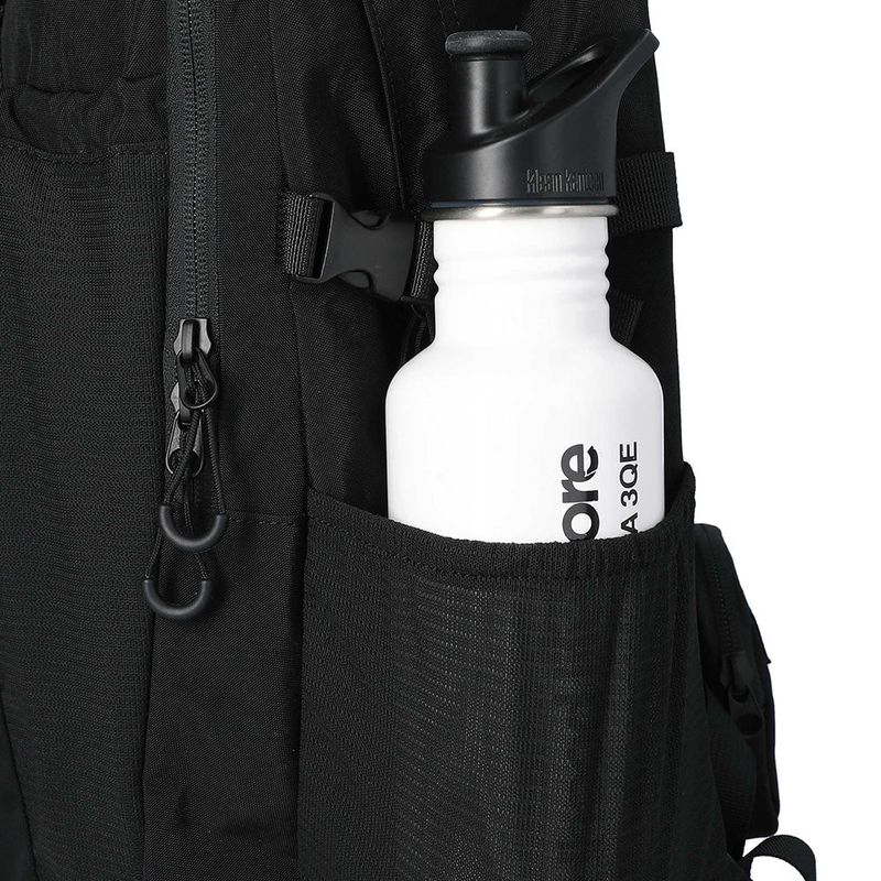 CARABINER MESH BACKPACK / BLACK