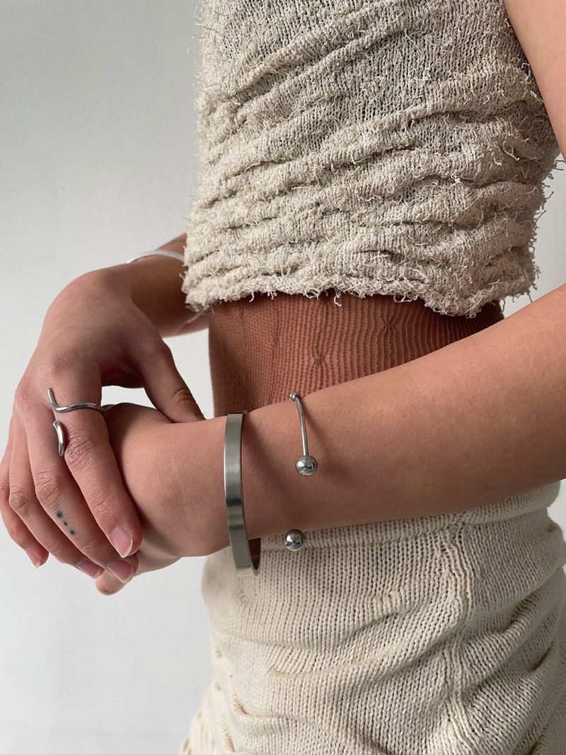 [MADE] Pierce Ball Bangle