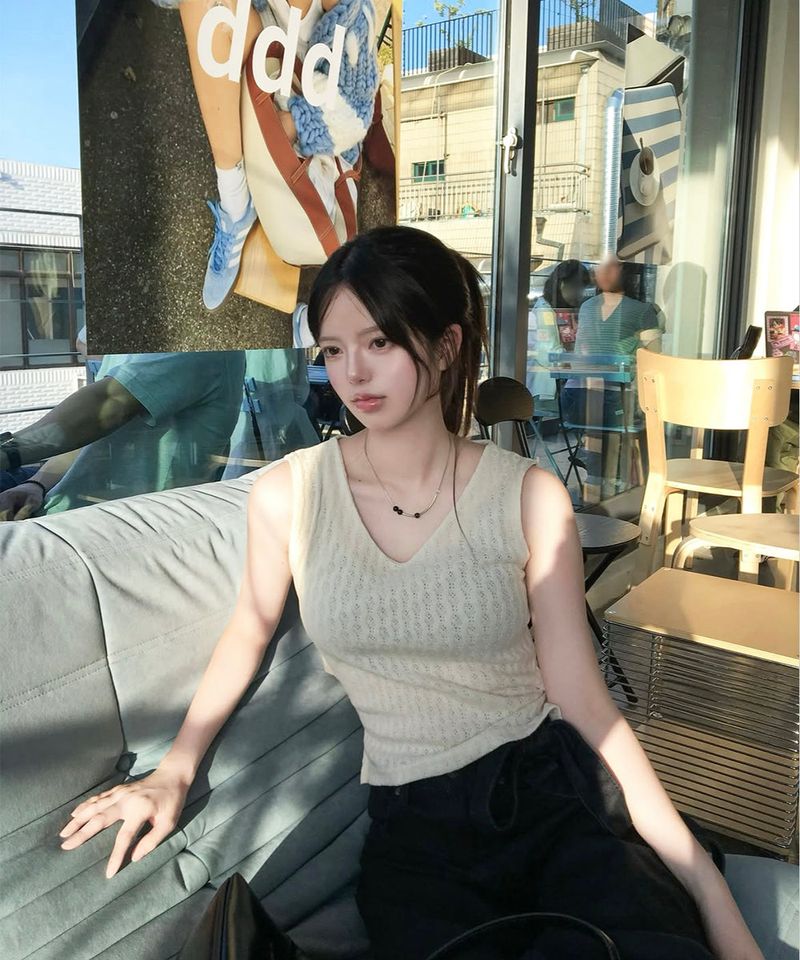 Back Ribbon Sleveless Knit_cream [brooch set]