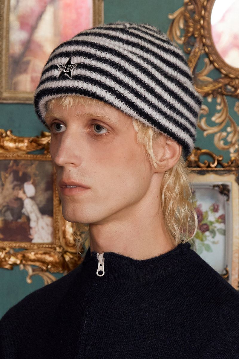 LOGO STAR STRIPE BEANIE / BLACK
