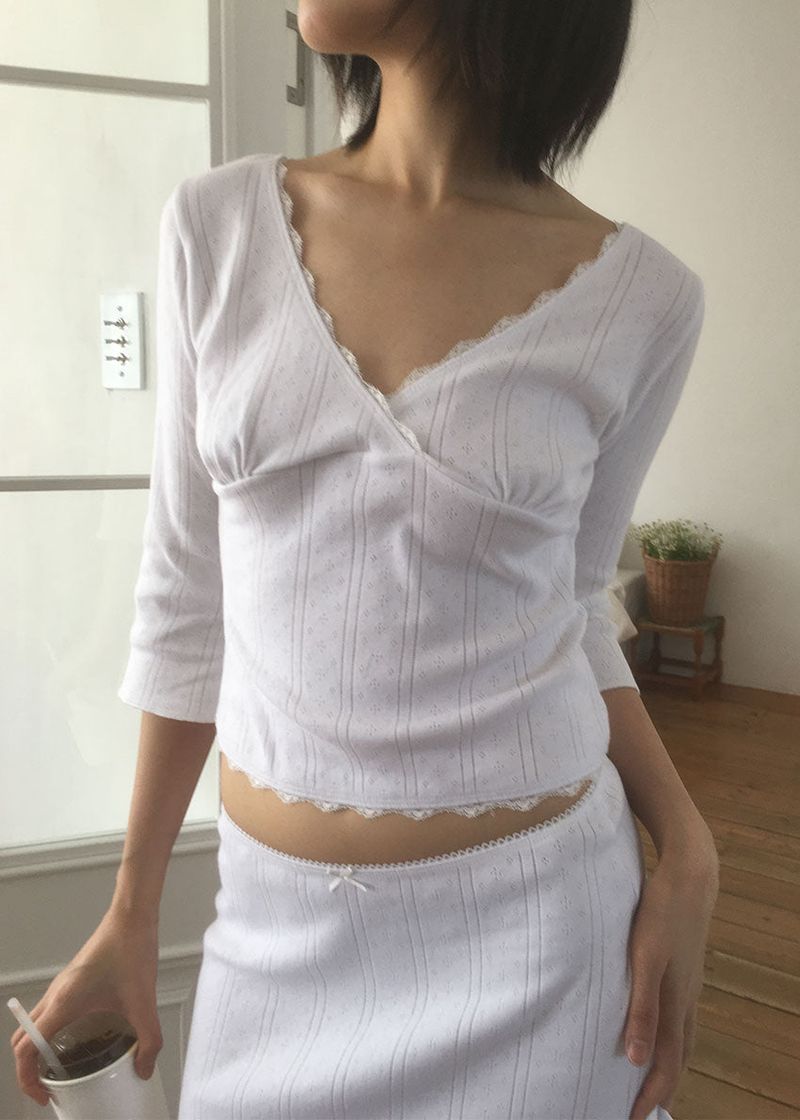 PINTER LACE PUNCHING TOP (2color)
