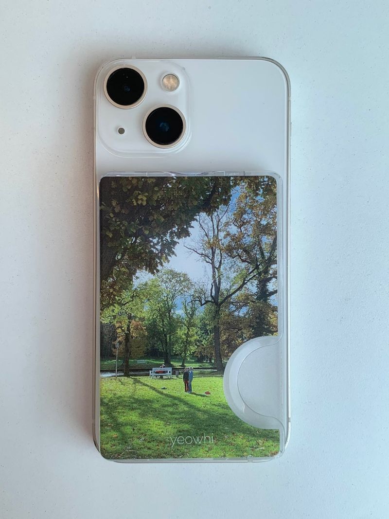 [Magsafe] sun-drenched park in Europe cardslot case