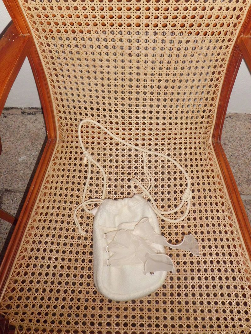 ovuni(オーブニ)の「Mini sneaker ribbon bag_snow white (dumble)(Bags)」