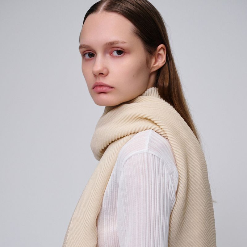 SIEOR（シオル）の「OLE スカーフ（ファッション小物）」