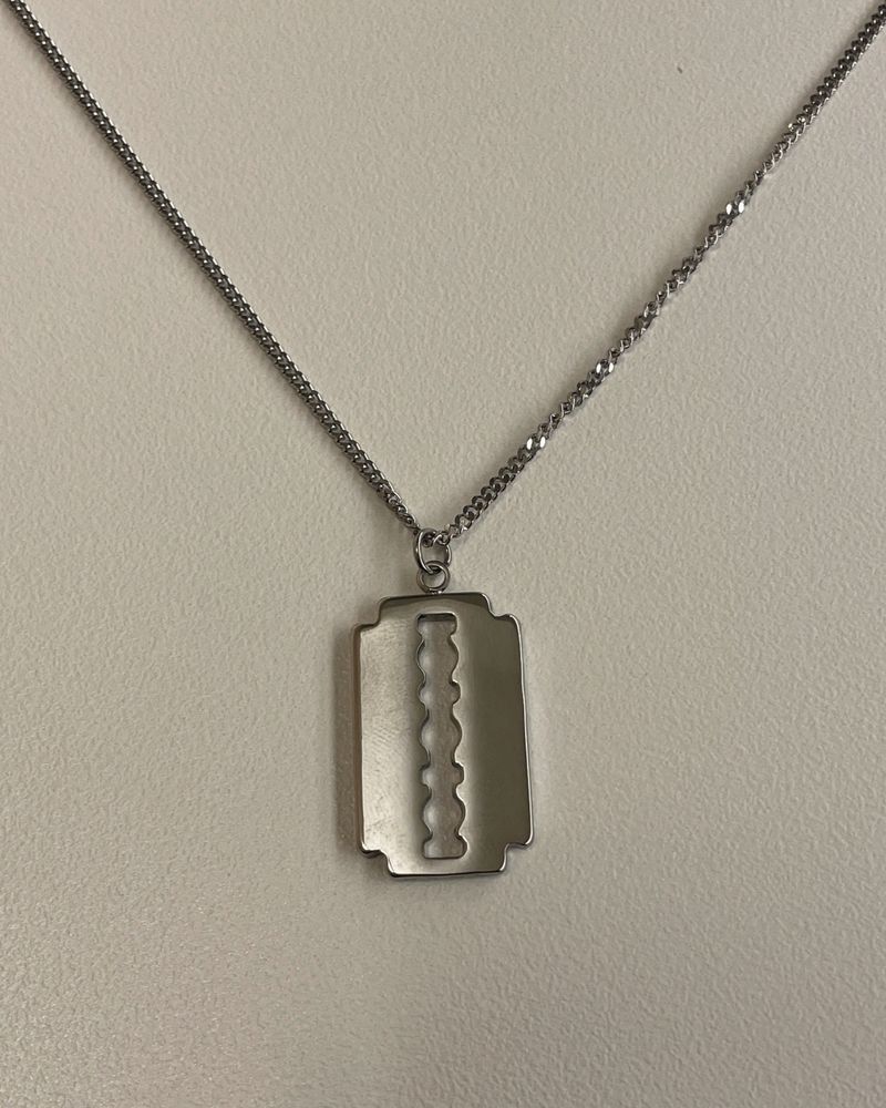 razor necklace