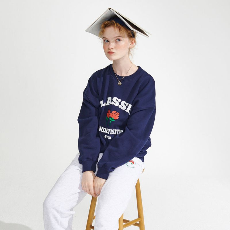 wonder visitor（ワンダービジター）の「Classic Logo Sweatshirt [Navy]（Tops）」