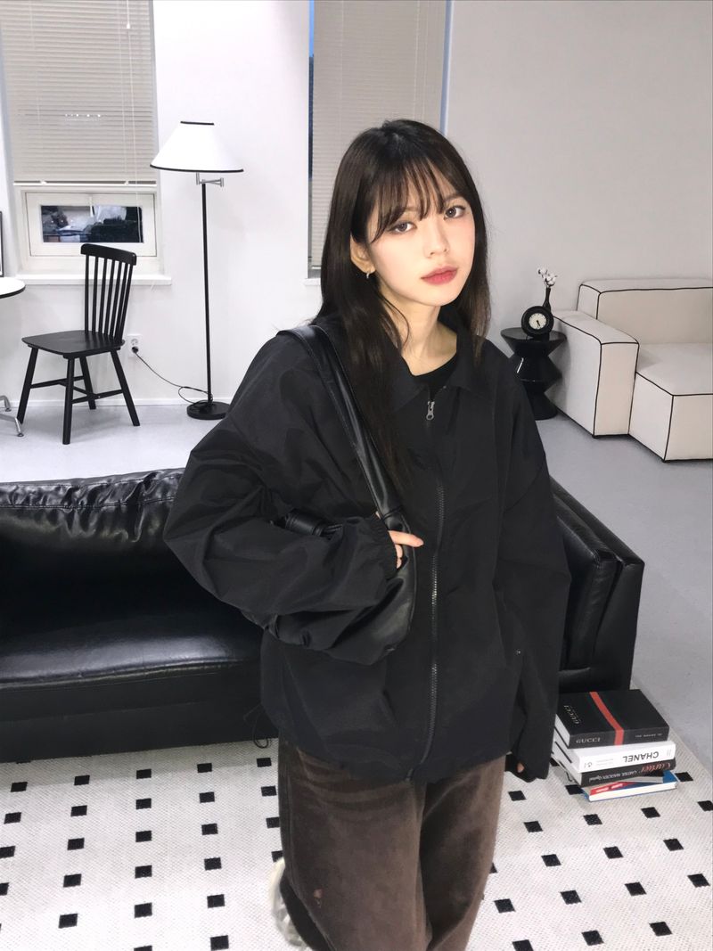 Pulcro collar windbreaker