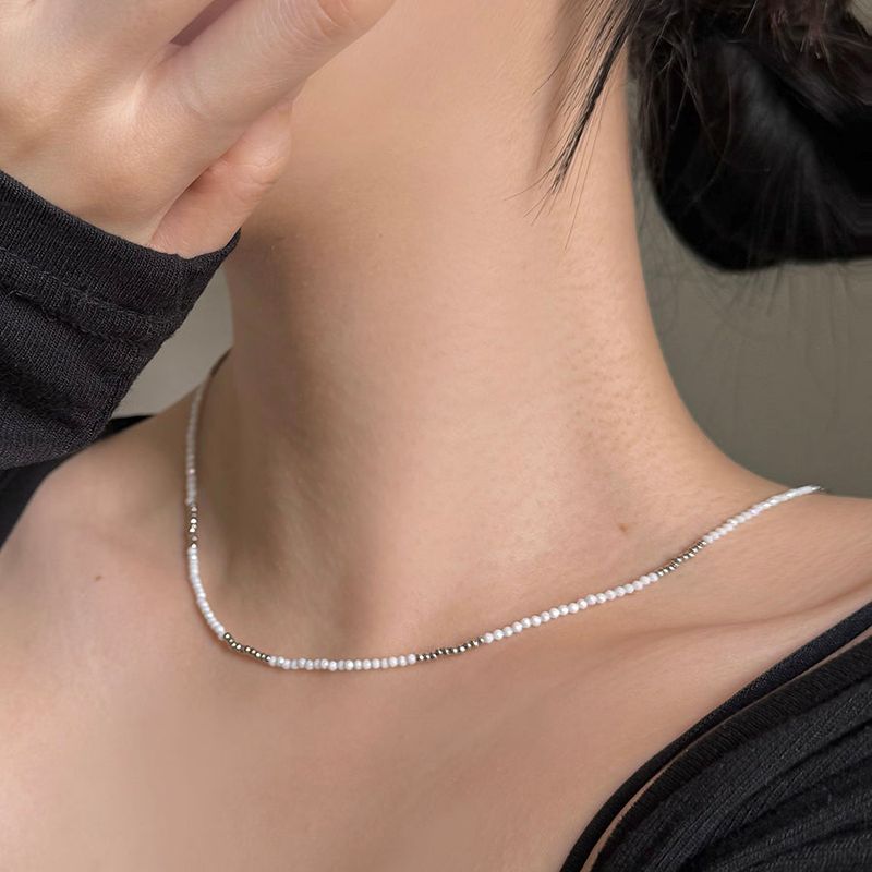 Blingmoon（ブリングムーン）の「[2 color] mini bead crystal necklace choker / simple daily black white（Accessories）」