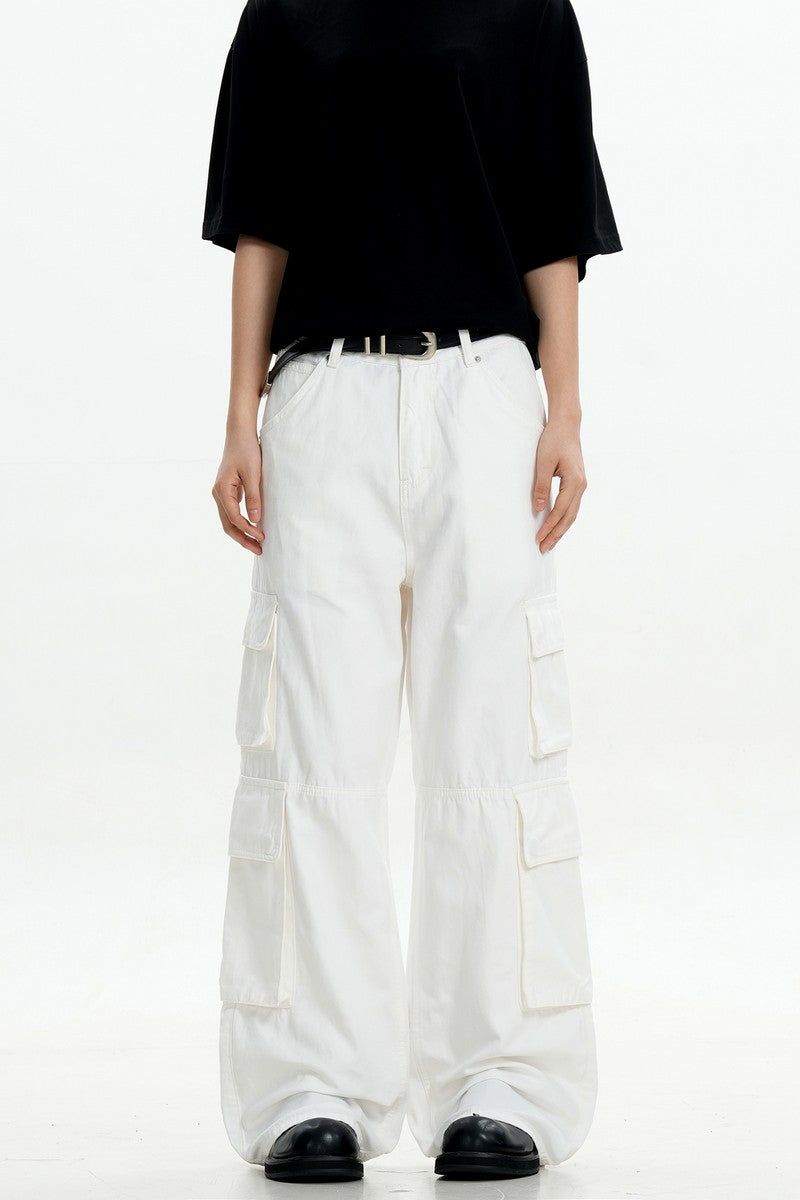 CZ Basicsの「White Pocket Cargo Pants(Pants)」
