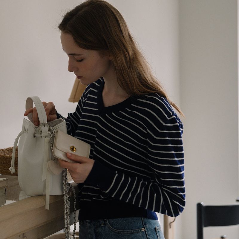 V-neck Stripe Knit - Navy