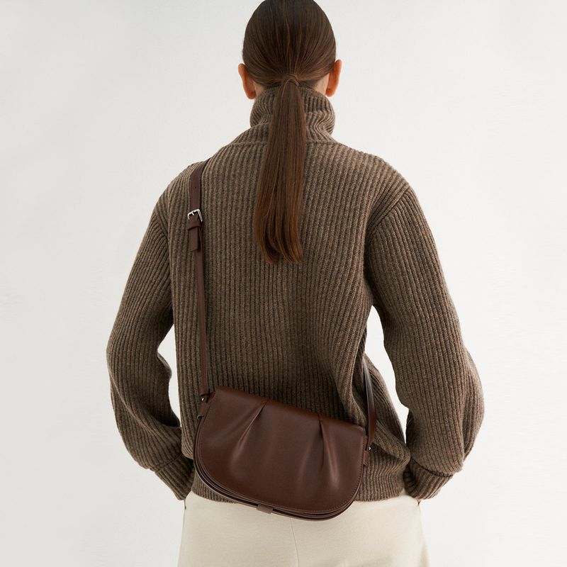 PLEATS FLAP BAG_BROWN