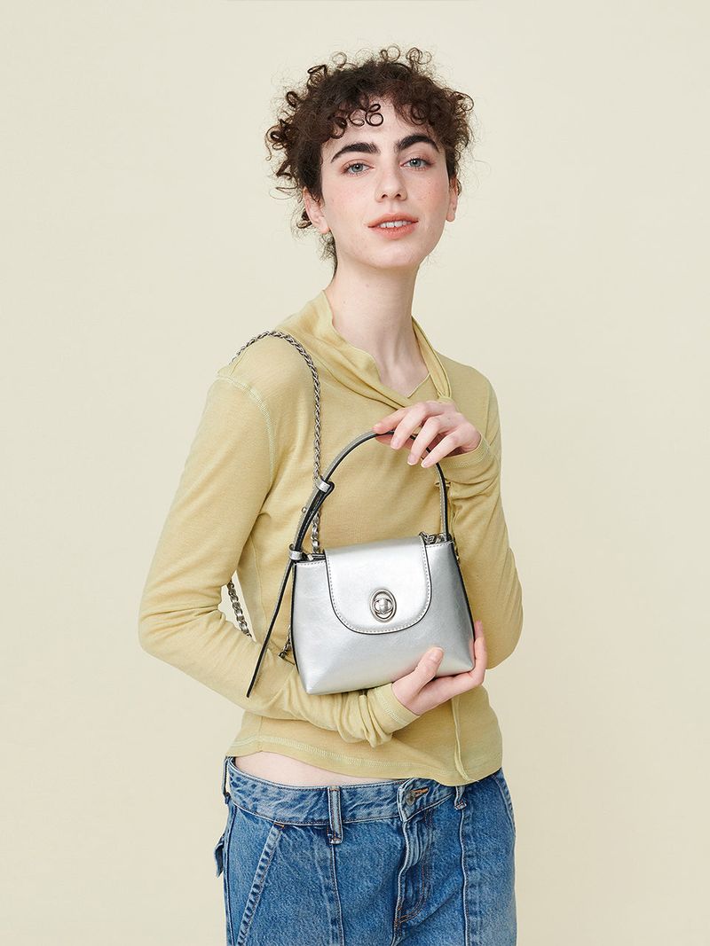 Egg Lock Tote
