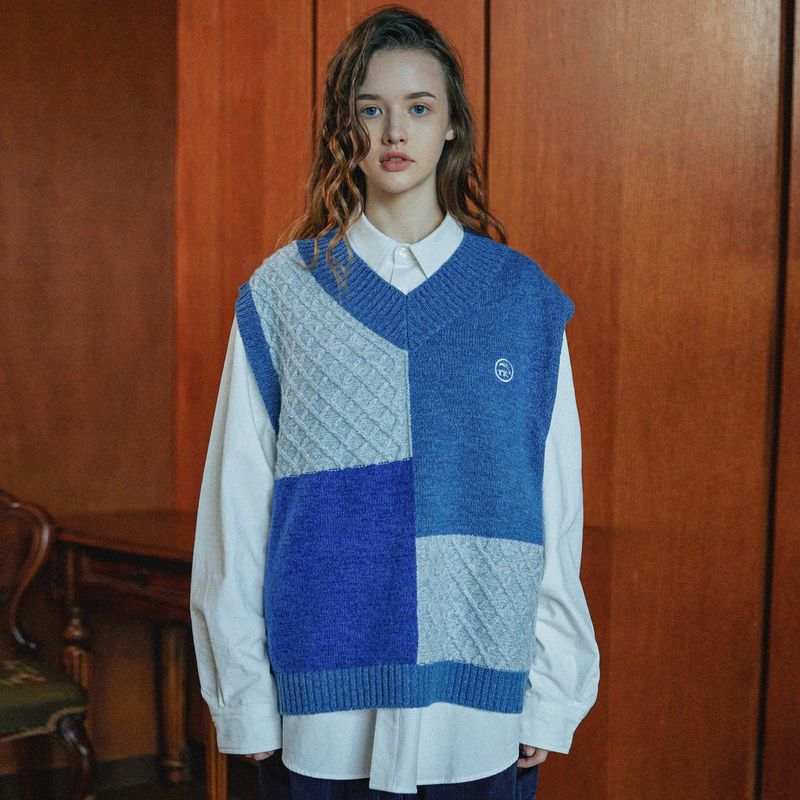 WaiKei（ワイケイ）の「Tone on tone color block wool knit vest（Tops）」