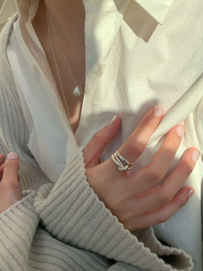 SMALL SHELL NECKLACE
