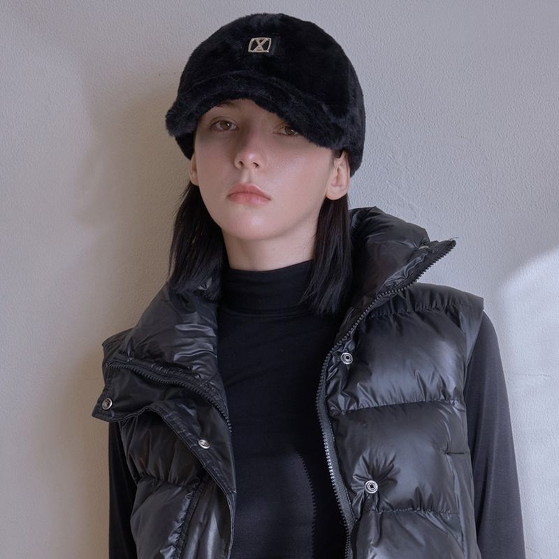 VA Square Stud Fur Ball Cap / Black