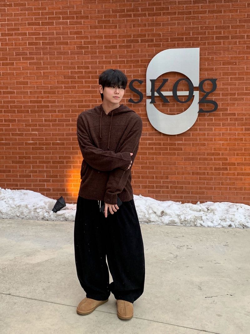 Corduroy two-tuck balloon wide pants