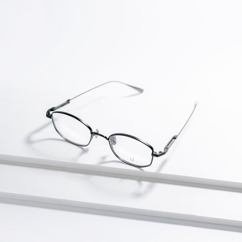 Knouun polygon titanium glasses CODE. 102. E Black N Gray