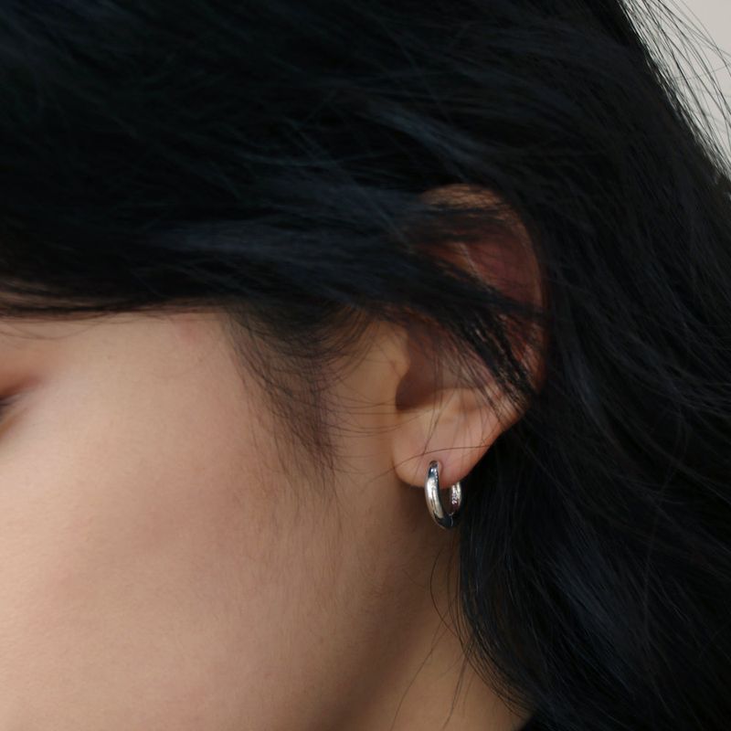 Less is more（レスイズモア）の「SILVER BOLD EARRING (one-touch) (silver)（Accessories）」