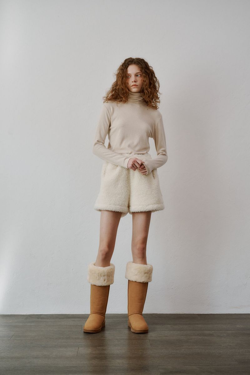 Basic turtle neck T-shirts (Beige)