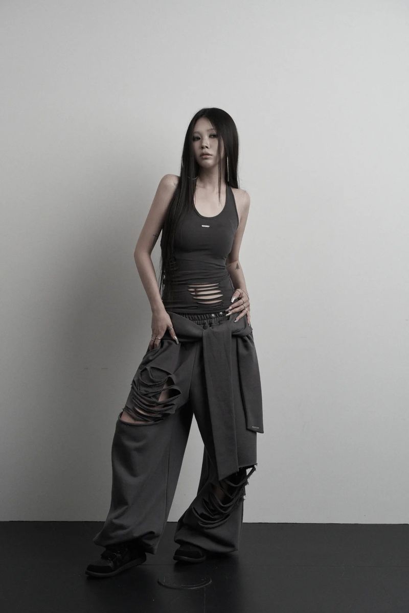 [label] hand-cut damage halterneck sleeveless (charcoal)