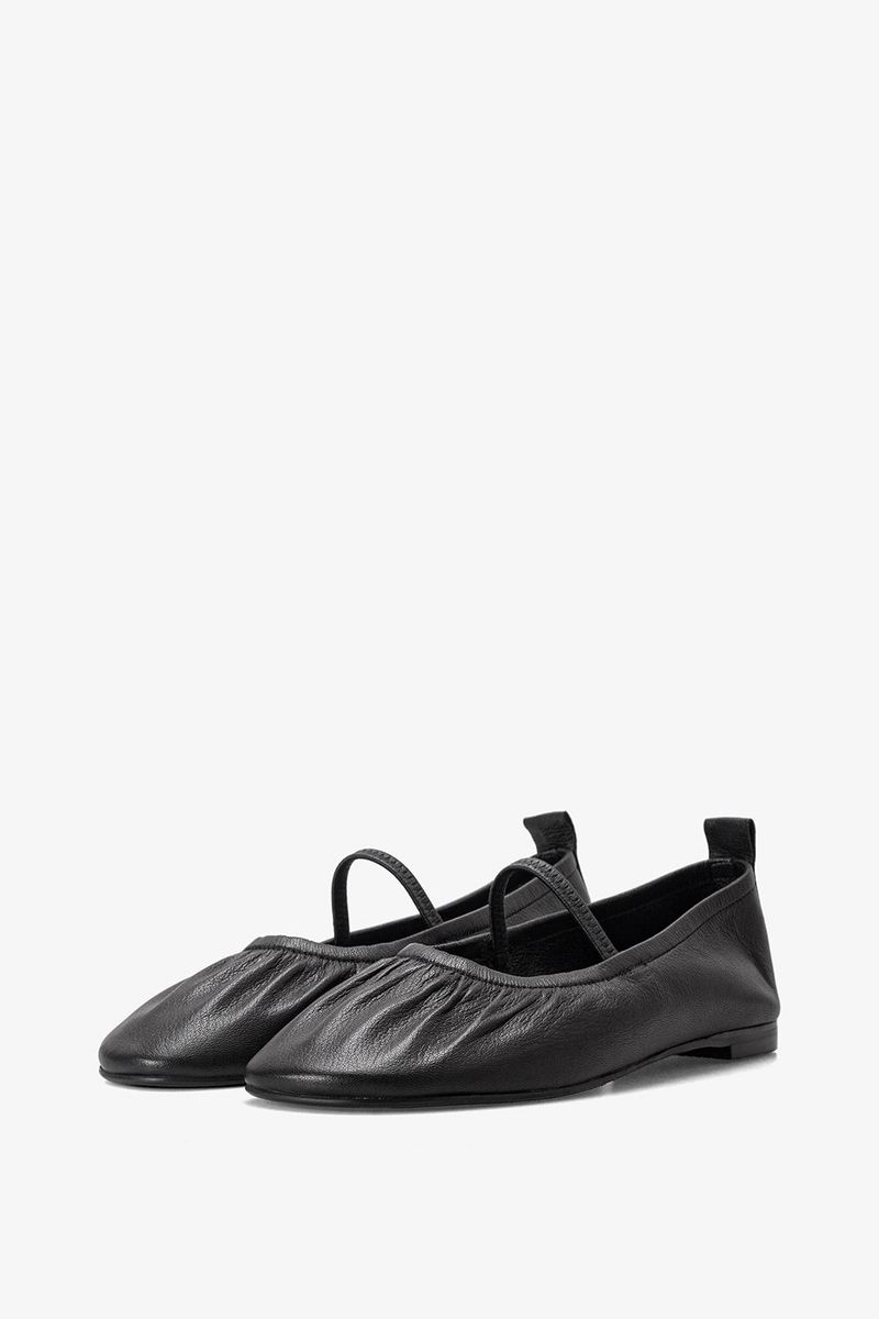TUTU FLAT IN BLACK