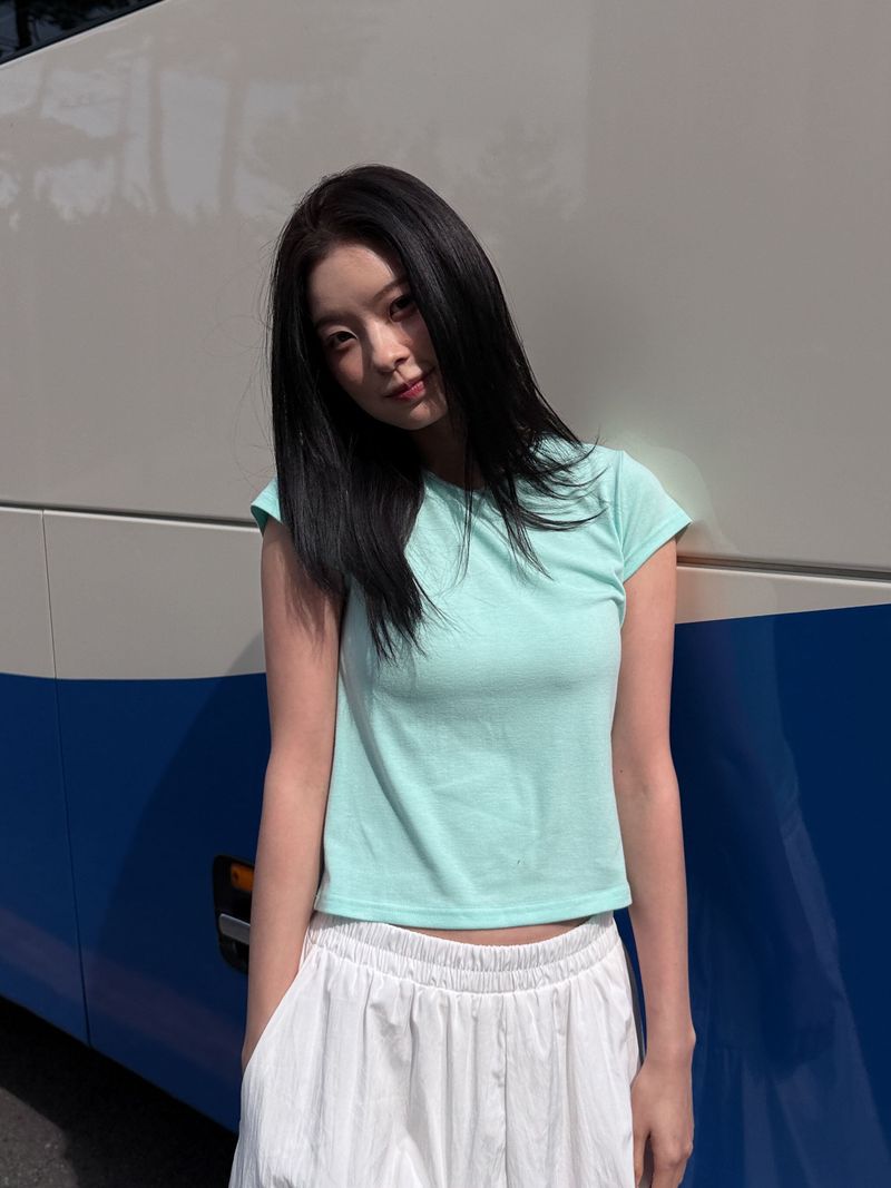 アーバン クロップ Tシャツ