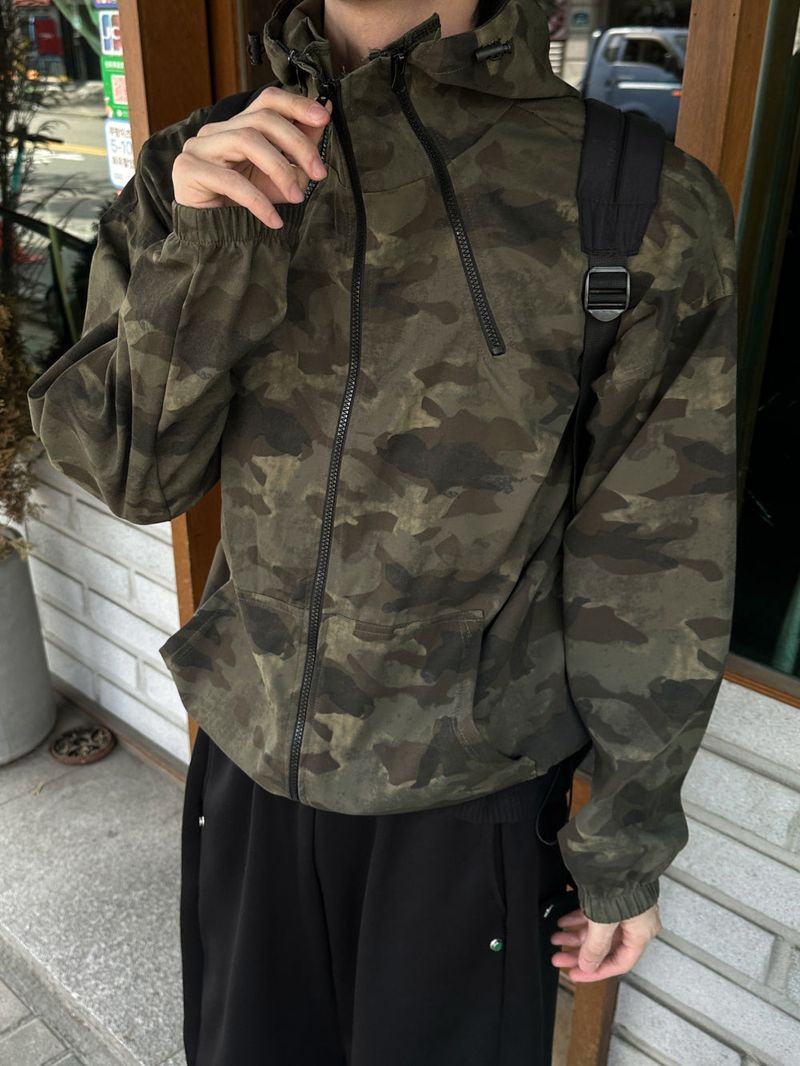 Veron Camo Hood Windbreaker