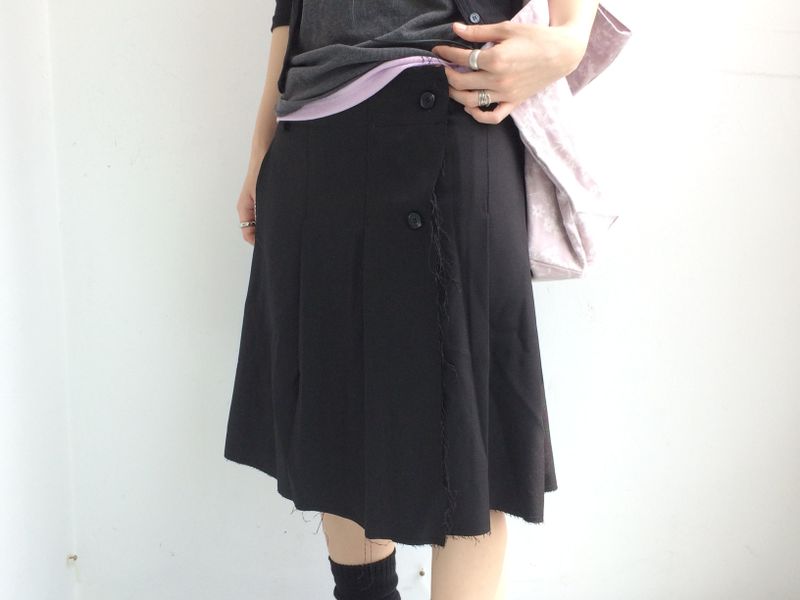 Natural fit color sleeveless