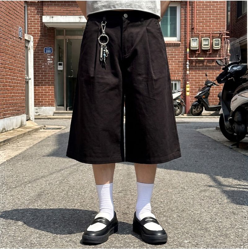Wide Cotton Pleated Bermuda Shorts Black