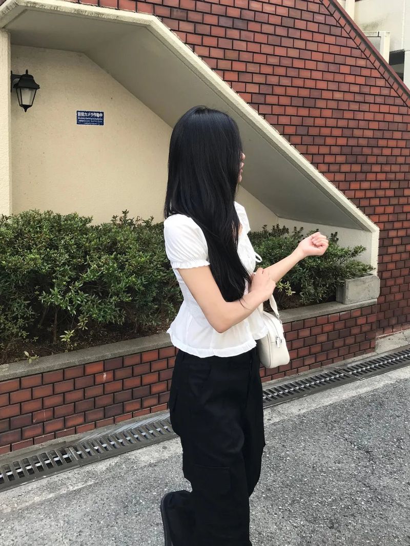Romy Square Lace Ribbon Puff Smoke Blouse