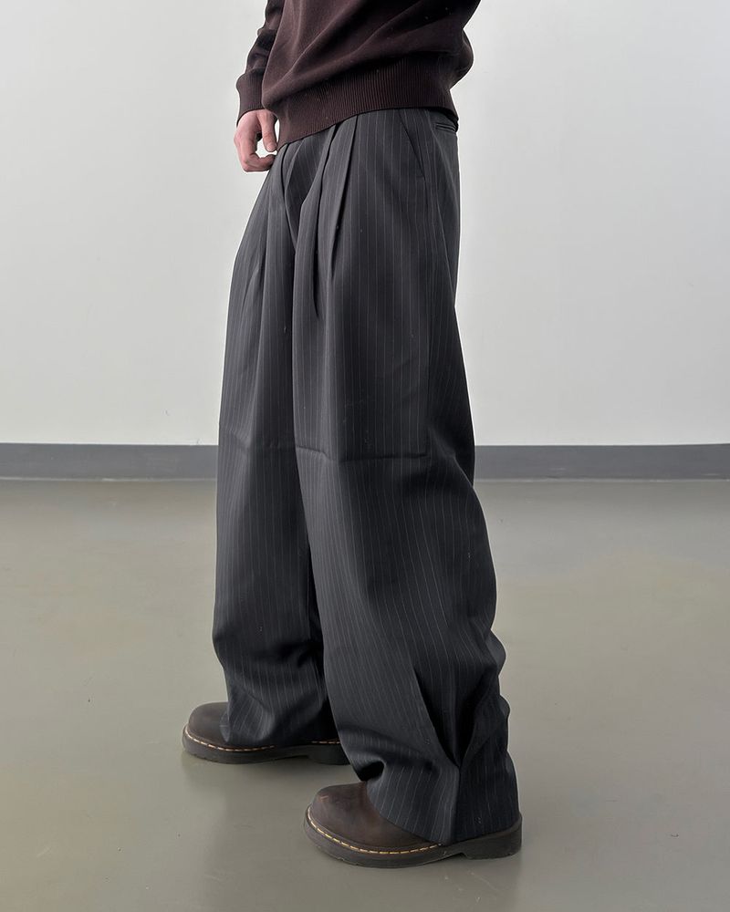 Lentic Side Pintuck Striped Slacks