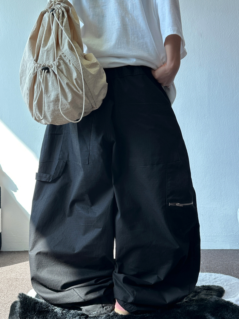 BACK ZIP HIP CAPPER BALLOON BIG LONG PANTS 💚🐣 - 3 COLORS