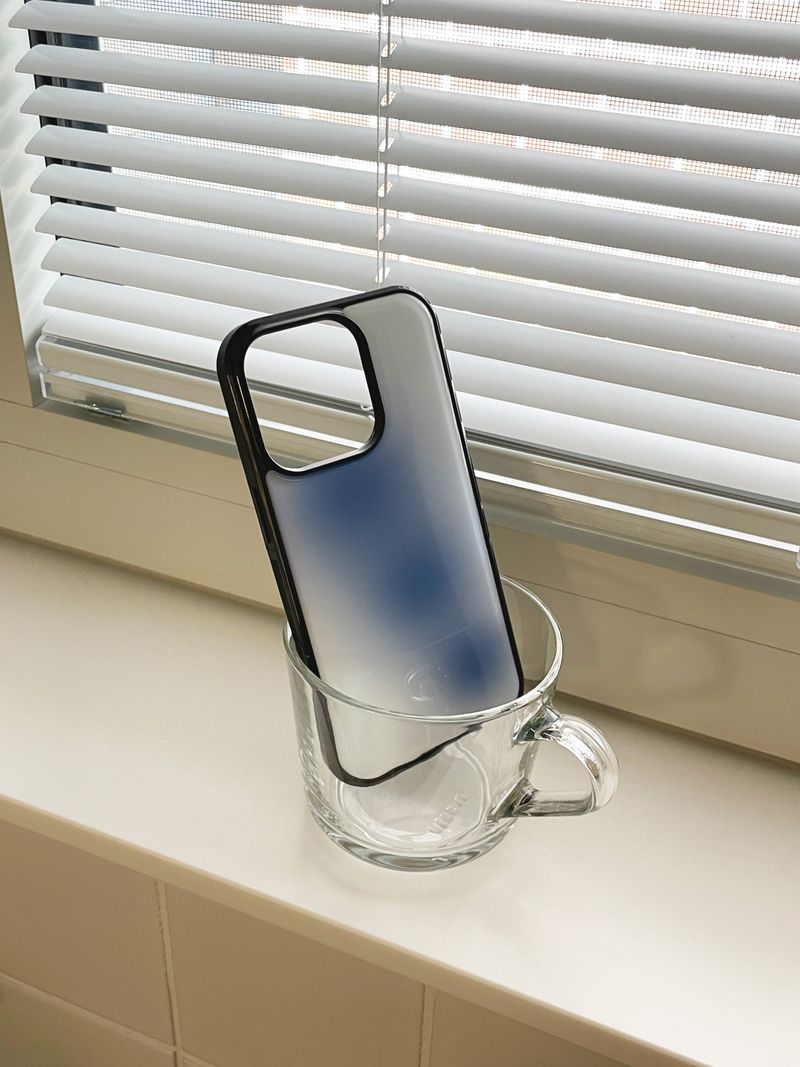 tiny weather(タイニーウェザー)の「flow epoxy case-blue(Smartphone Accessories)」