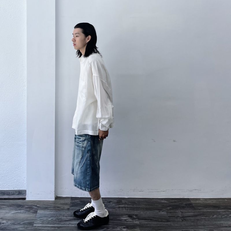 Airy Curve Relaxed Shirt
